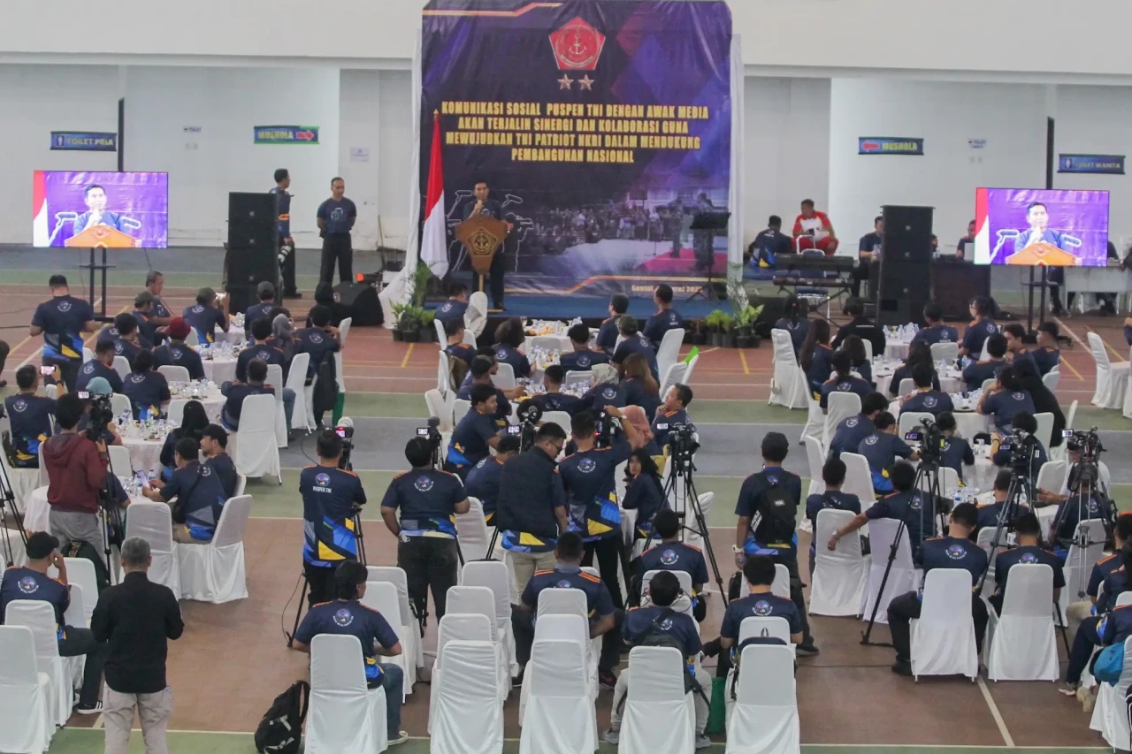 Puspen TNI Gelar Komunikasi...