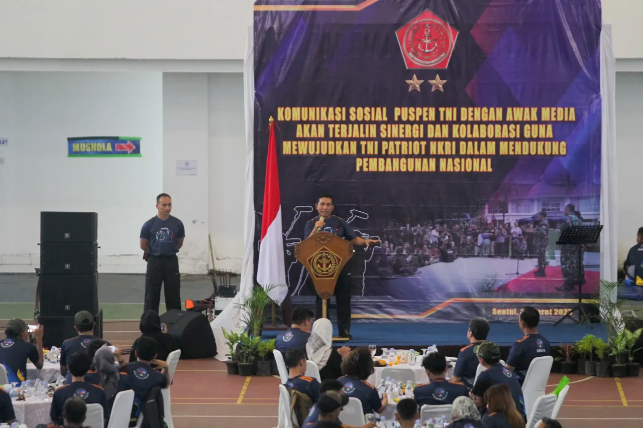 Puspen TNI Gelar Komunikasi...