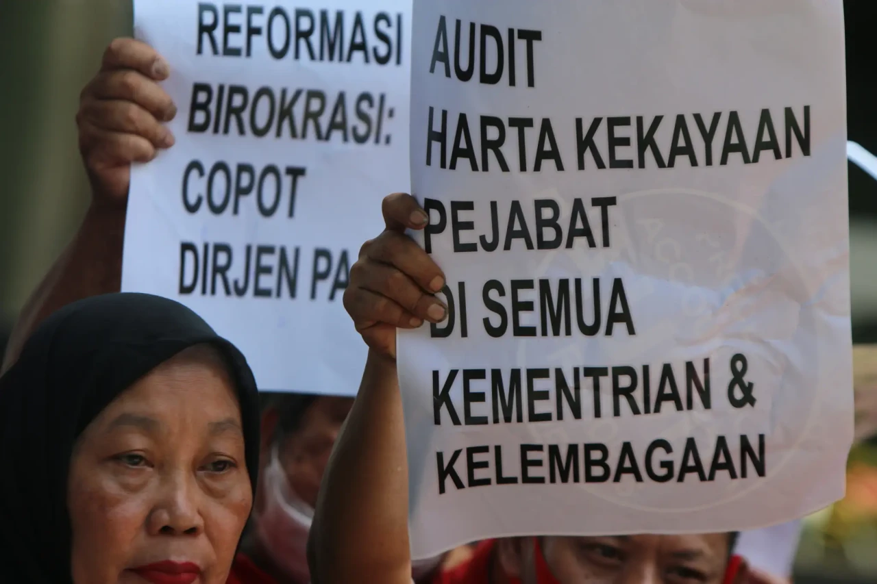 Aksi Menuntut KPK Tuntaskan...