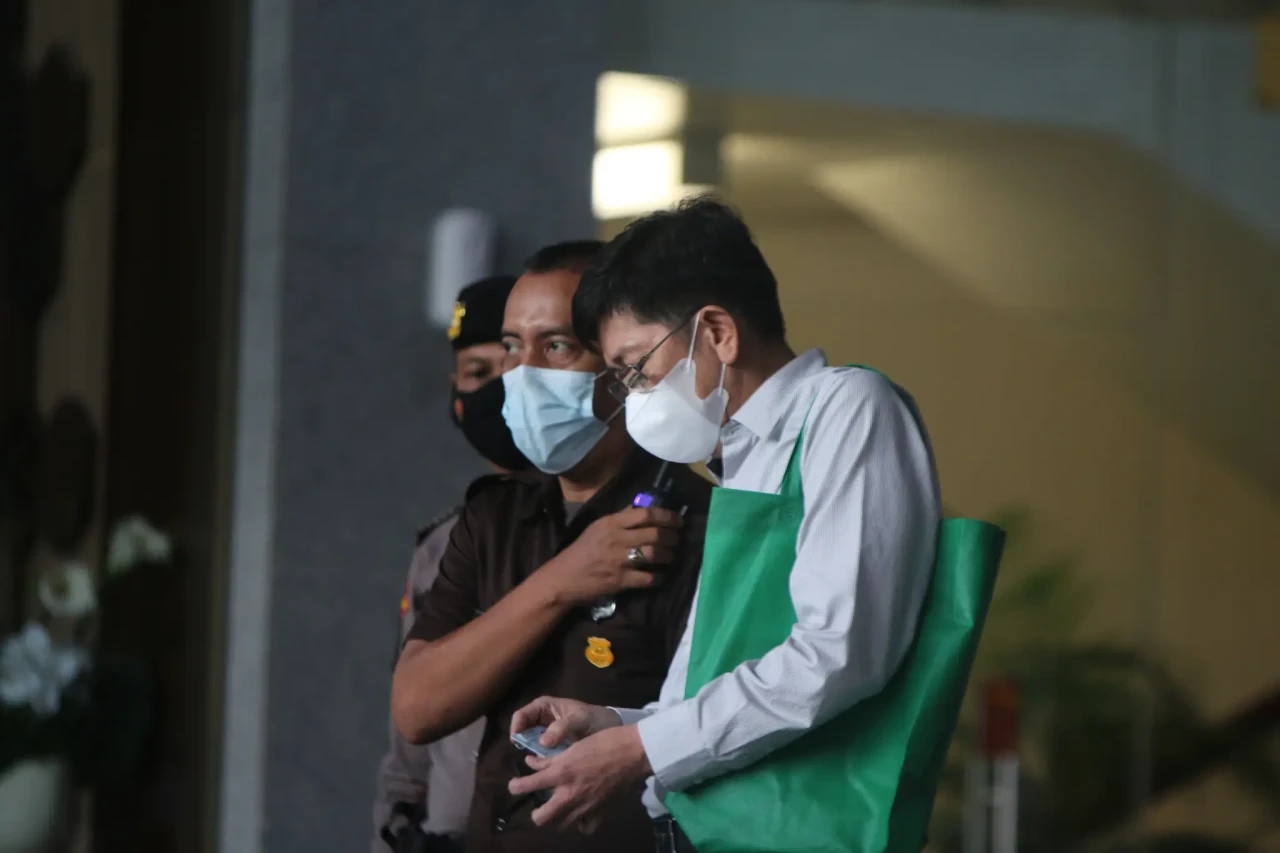 Kepala Kantor Pajak...