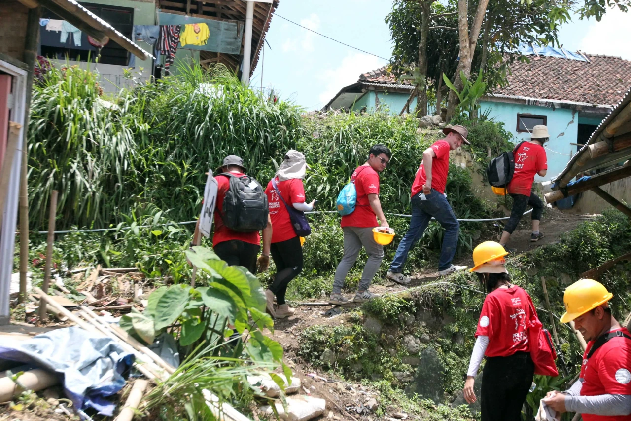 Bantuan Hunian Sementara...