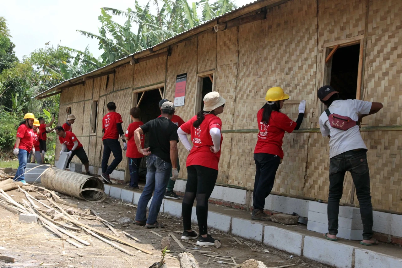 Bantuan Hunian Sementara...