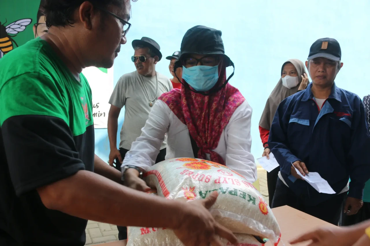 Bantuan Beras untuk...