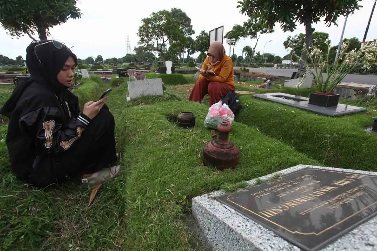 Ziara Kubur Di TPU Keputih...