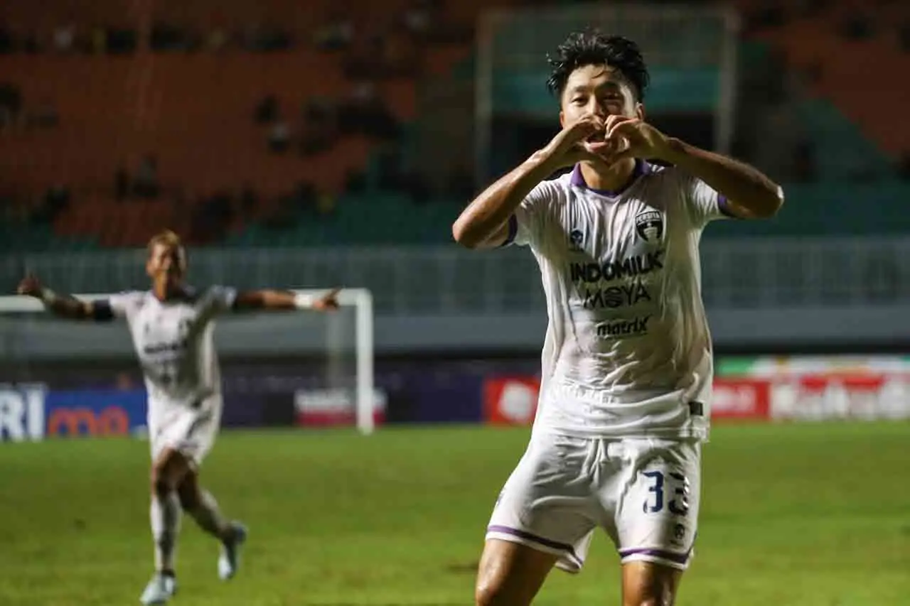 Persita Tangerang Kalahkan...