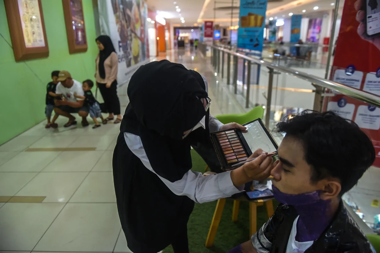 Potret Cosplayer Adu...