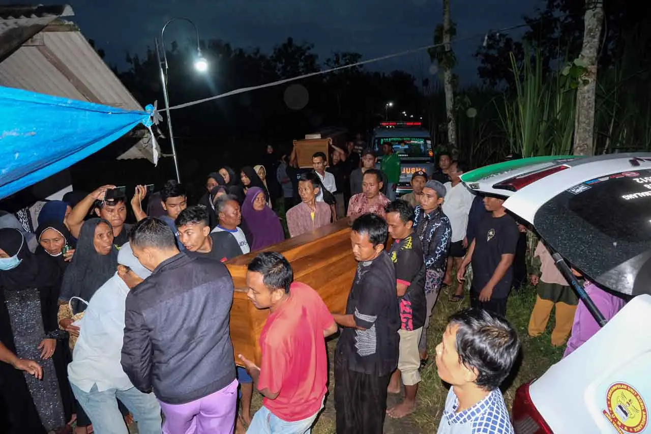 Tangis Keluarga dan...
