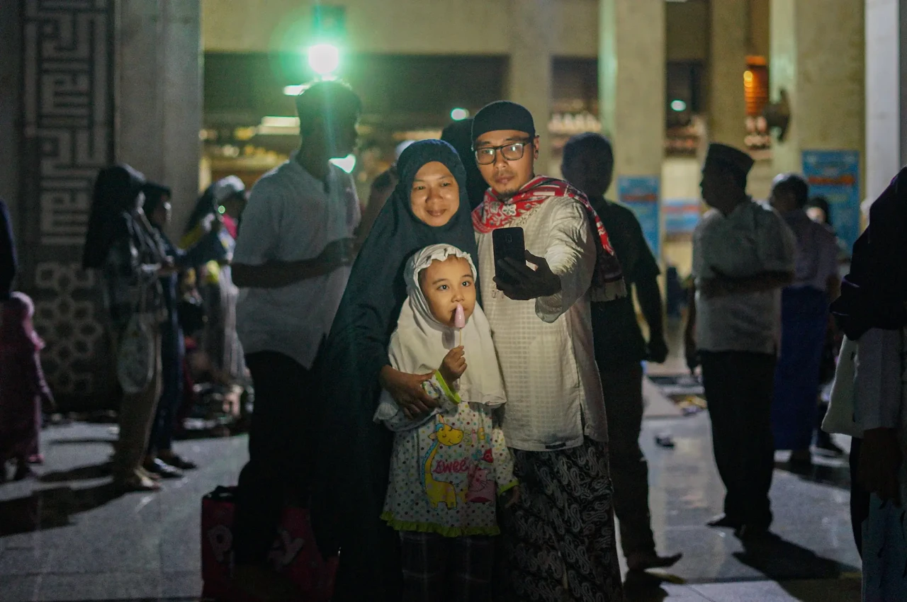 Salat Tarawih Hari Pertama...