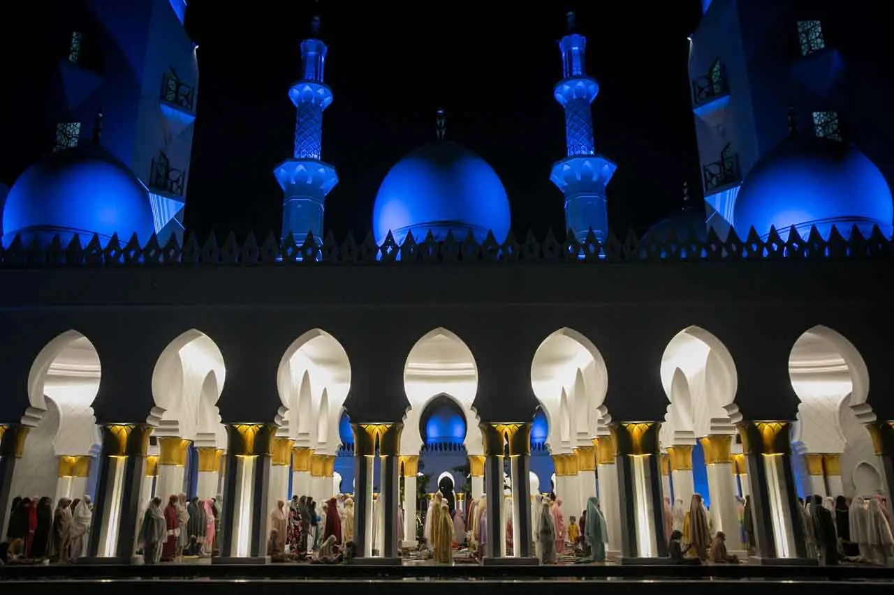 Melihat Keindahan Masjid...