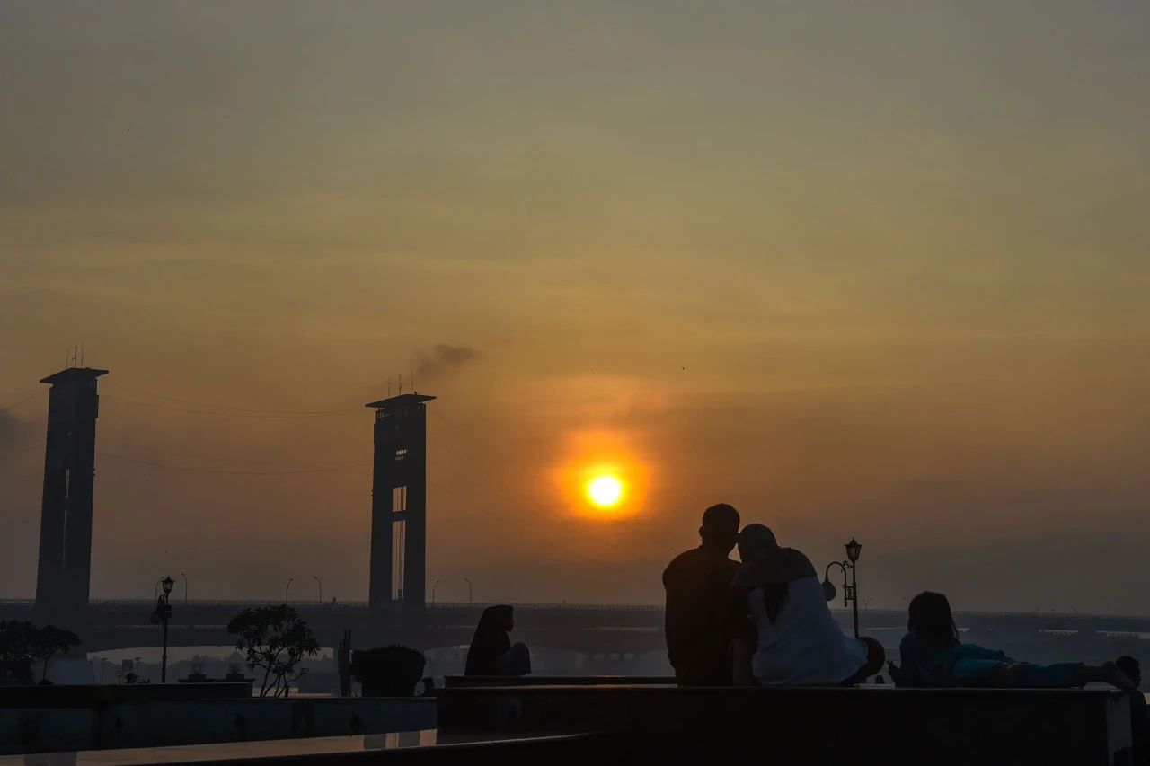 Momen Warga Palembang...