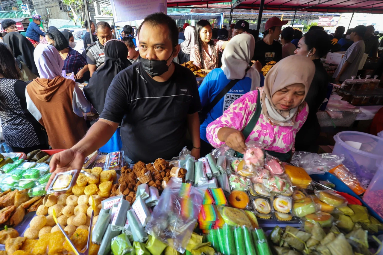Berburu Takjil di Kawasan...