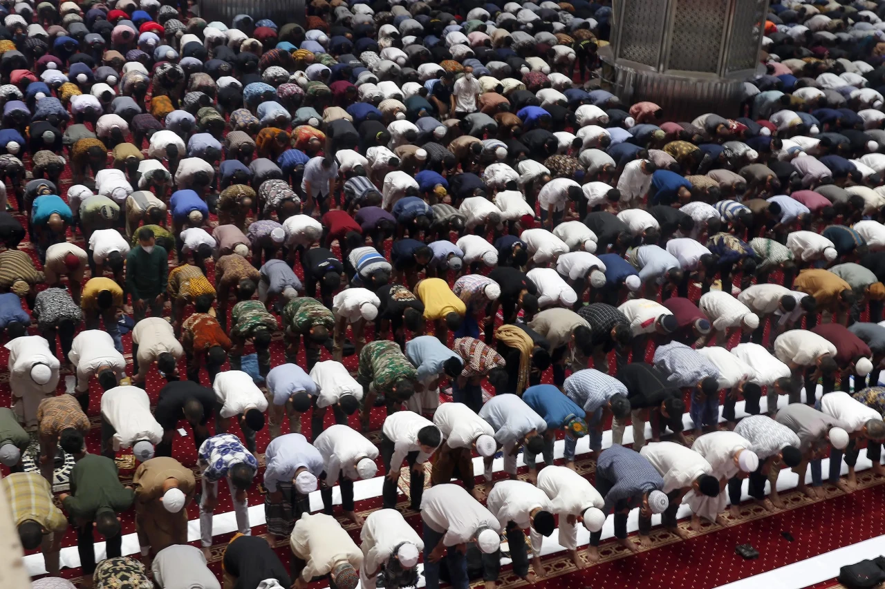 Salat Jumat Pertama...