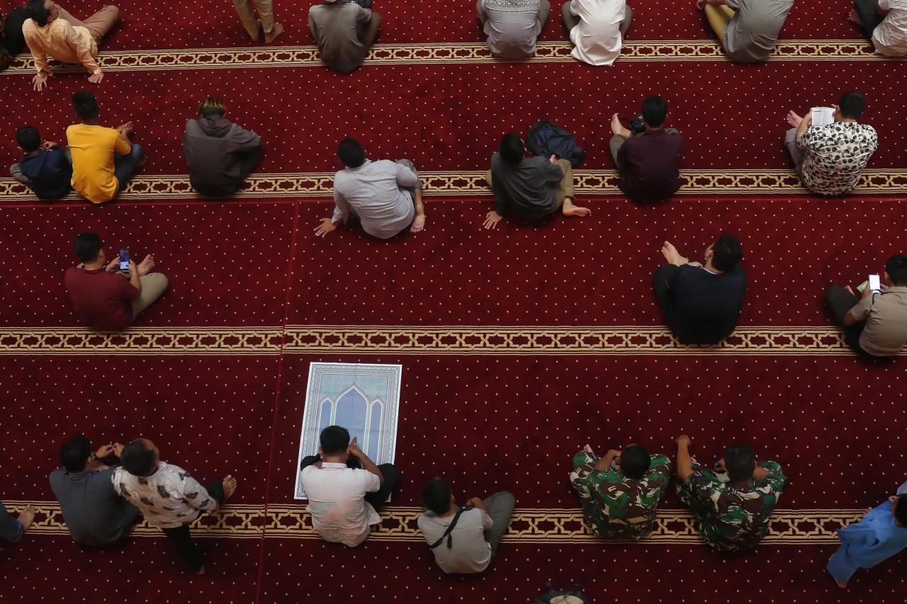 Salat Jumat Pertama...