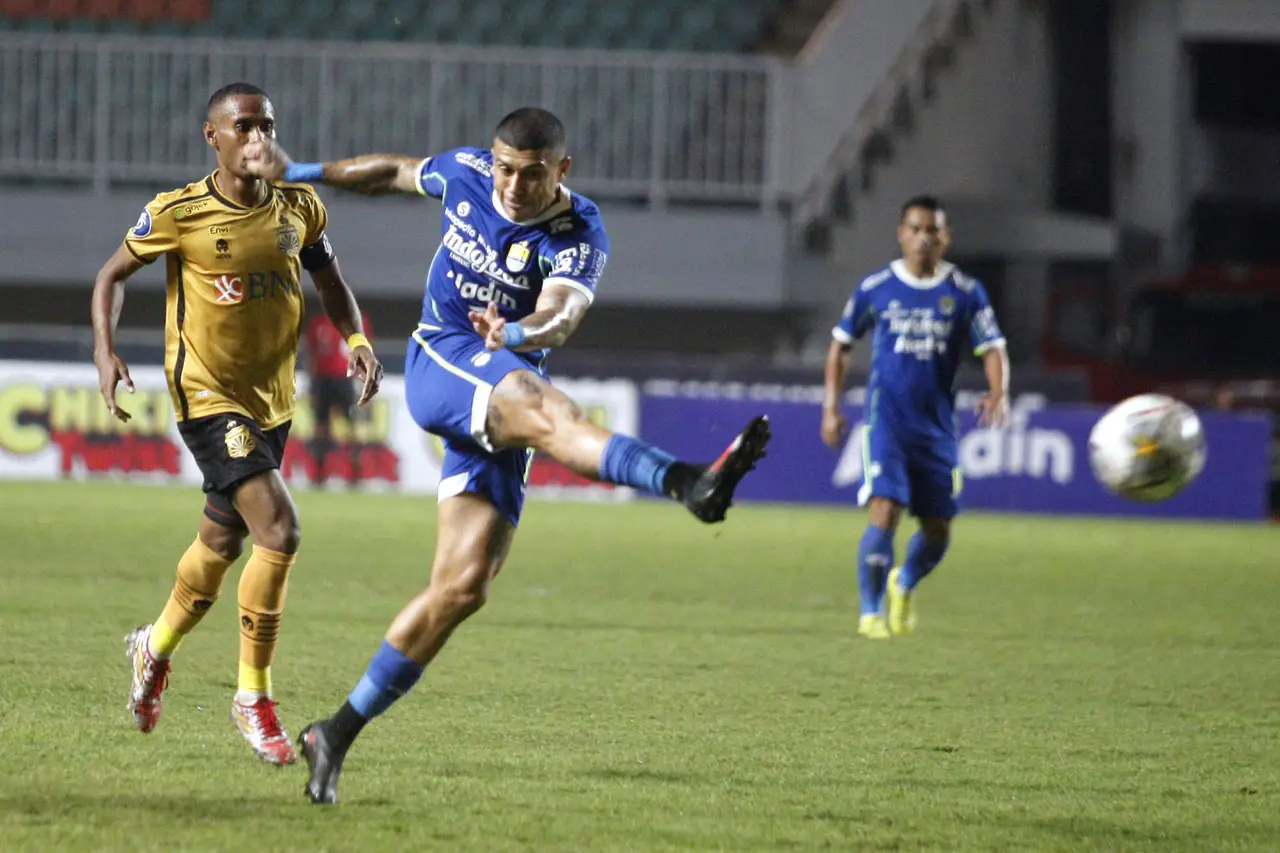 Hasil Persib vs Bhayangkara...