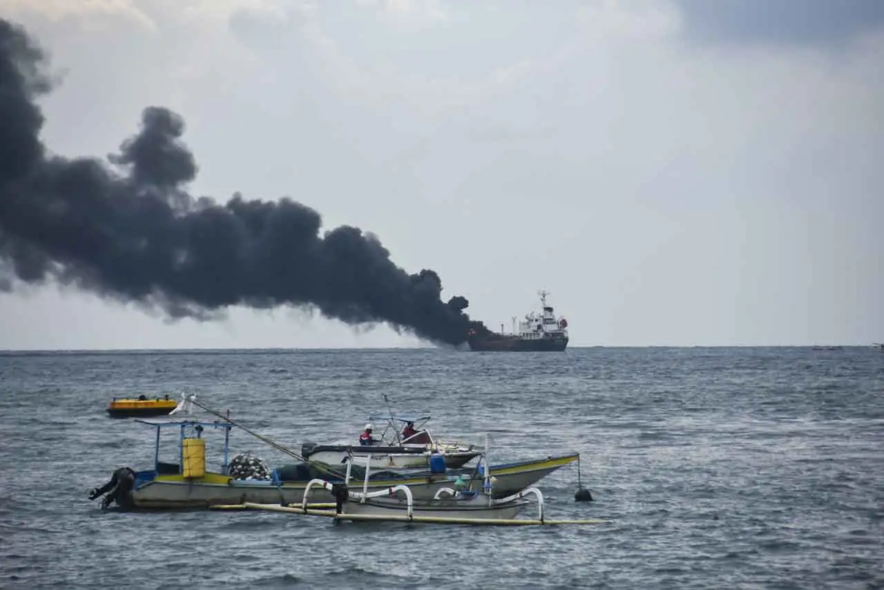 Kapal Tanker MT Christian...