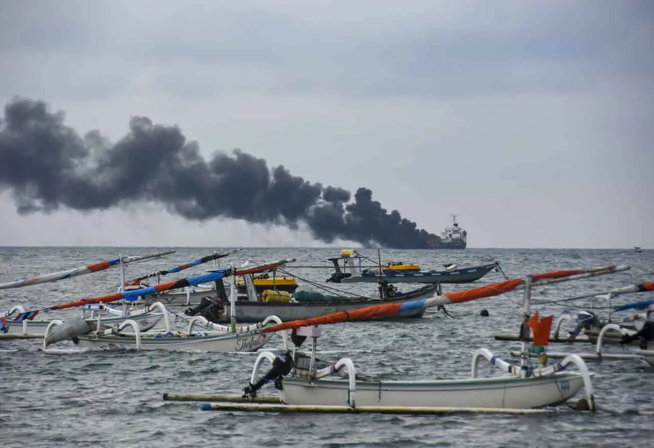 Kapal Tanker MT Christian...