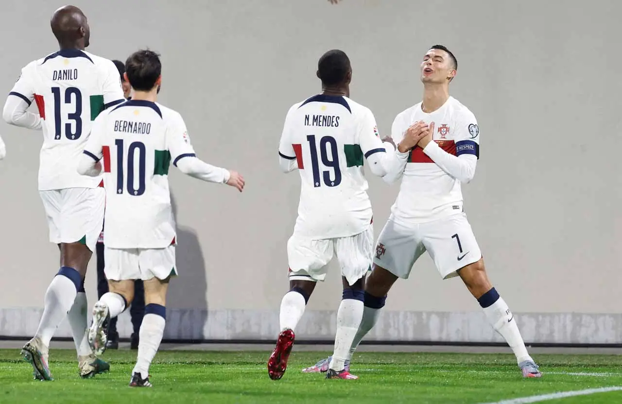 Cetak 2 Gol ke Gawang...