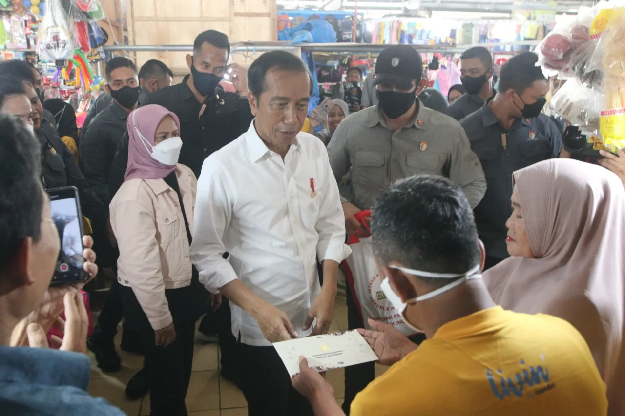 Jokowi Sidak ke Pasar...