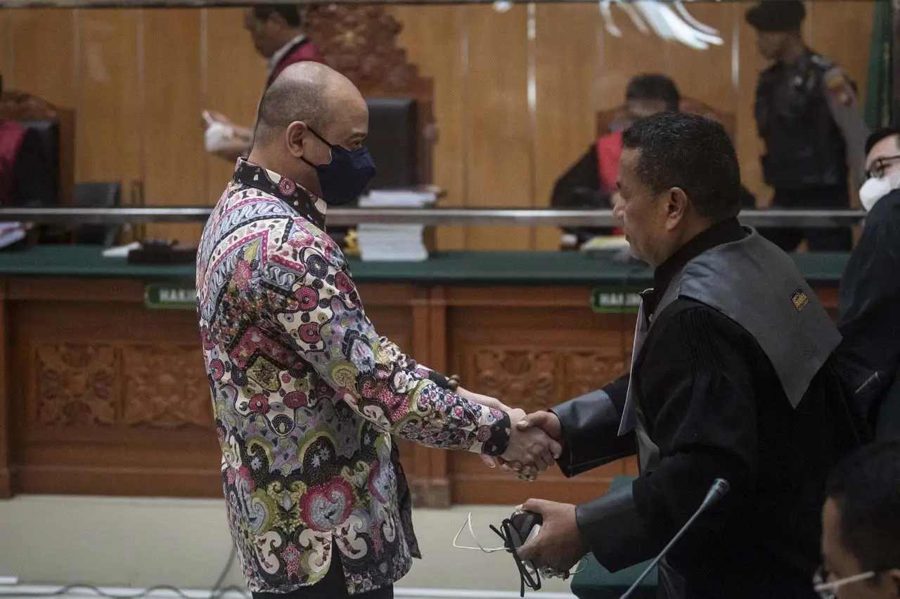 Dituntut Hukuman Mati,...