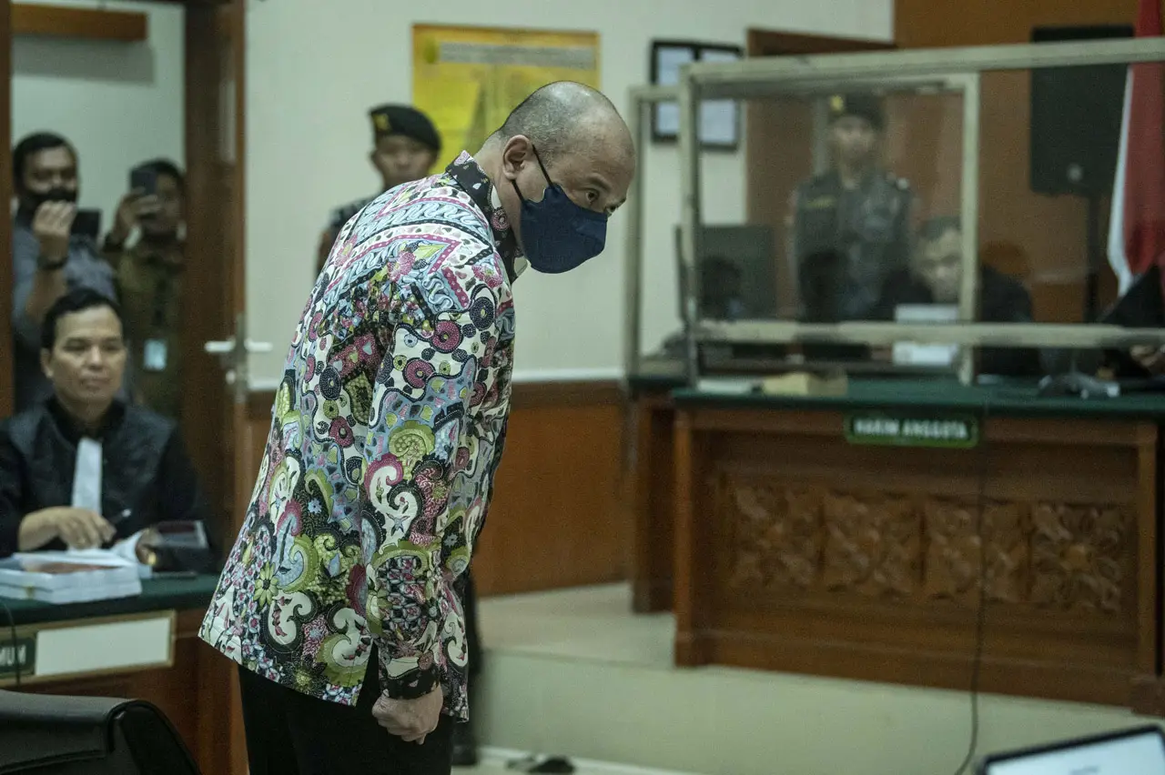 Dituntut Hukuman Mati,...