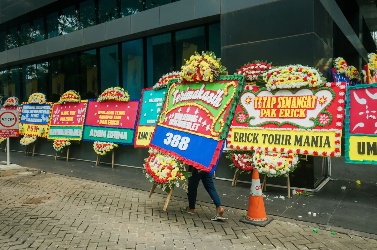 Kantor PSSI Dibanjiri...