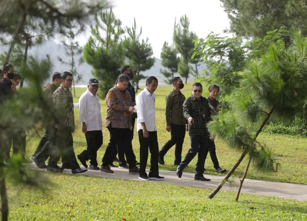Momen HT Ajak Jokowi...