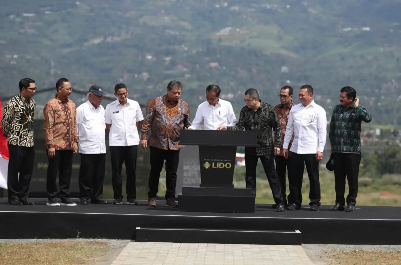 Momen HT Ajak Jokowi...