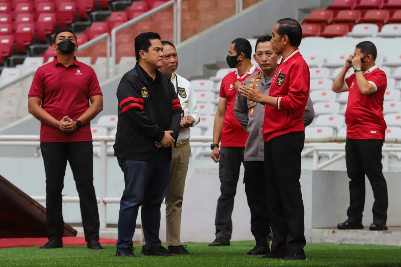 Jokowi Temui Tim Indonesia...