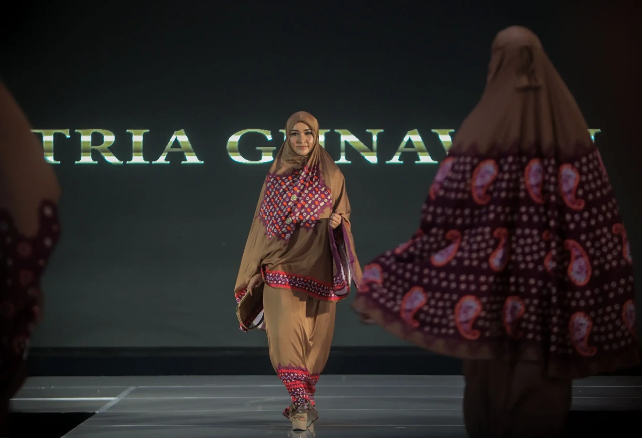 Tria Gunawan Luncurkan...