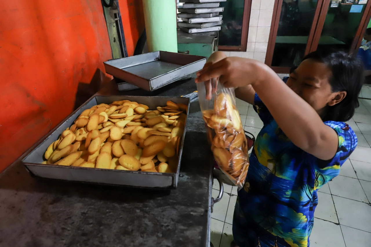 Kesibukan Pembuatan...