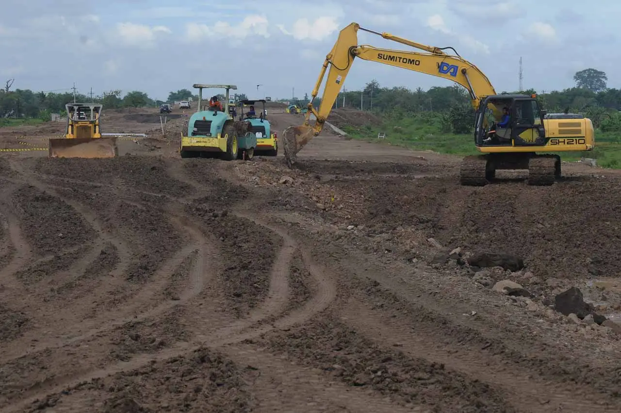 Progres Konstruksi Jalan...