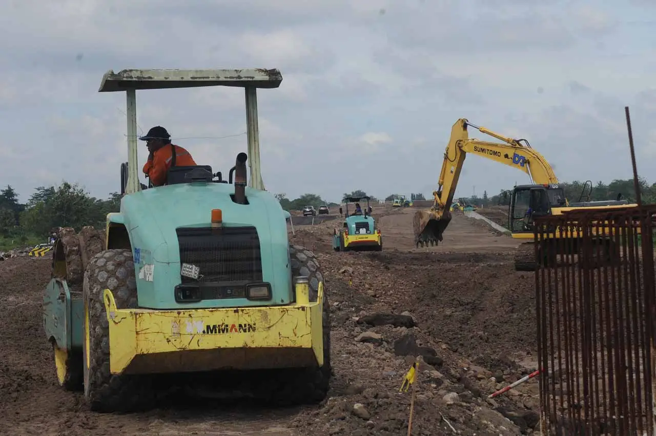 Progres Konstruksi Jalan...