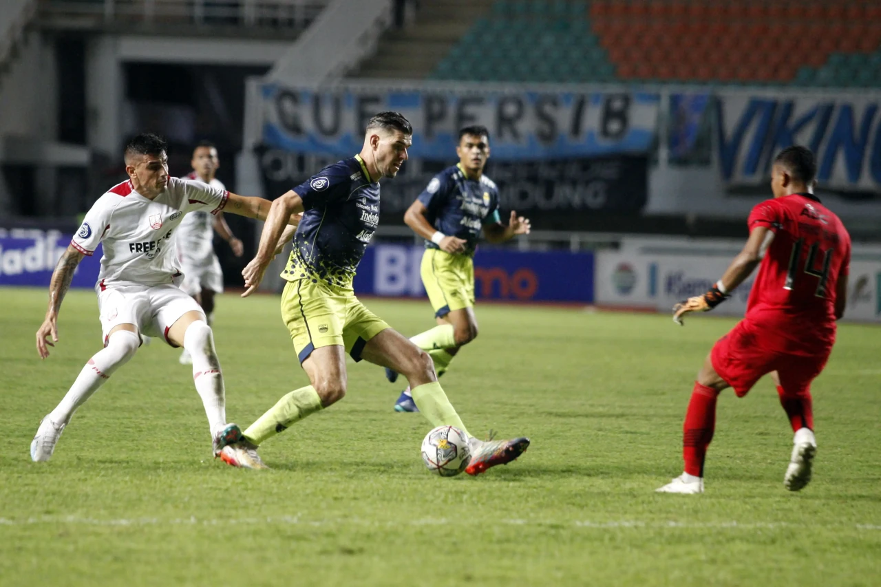 Persib Bandung Kalahkan...