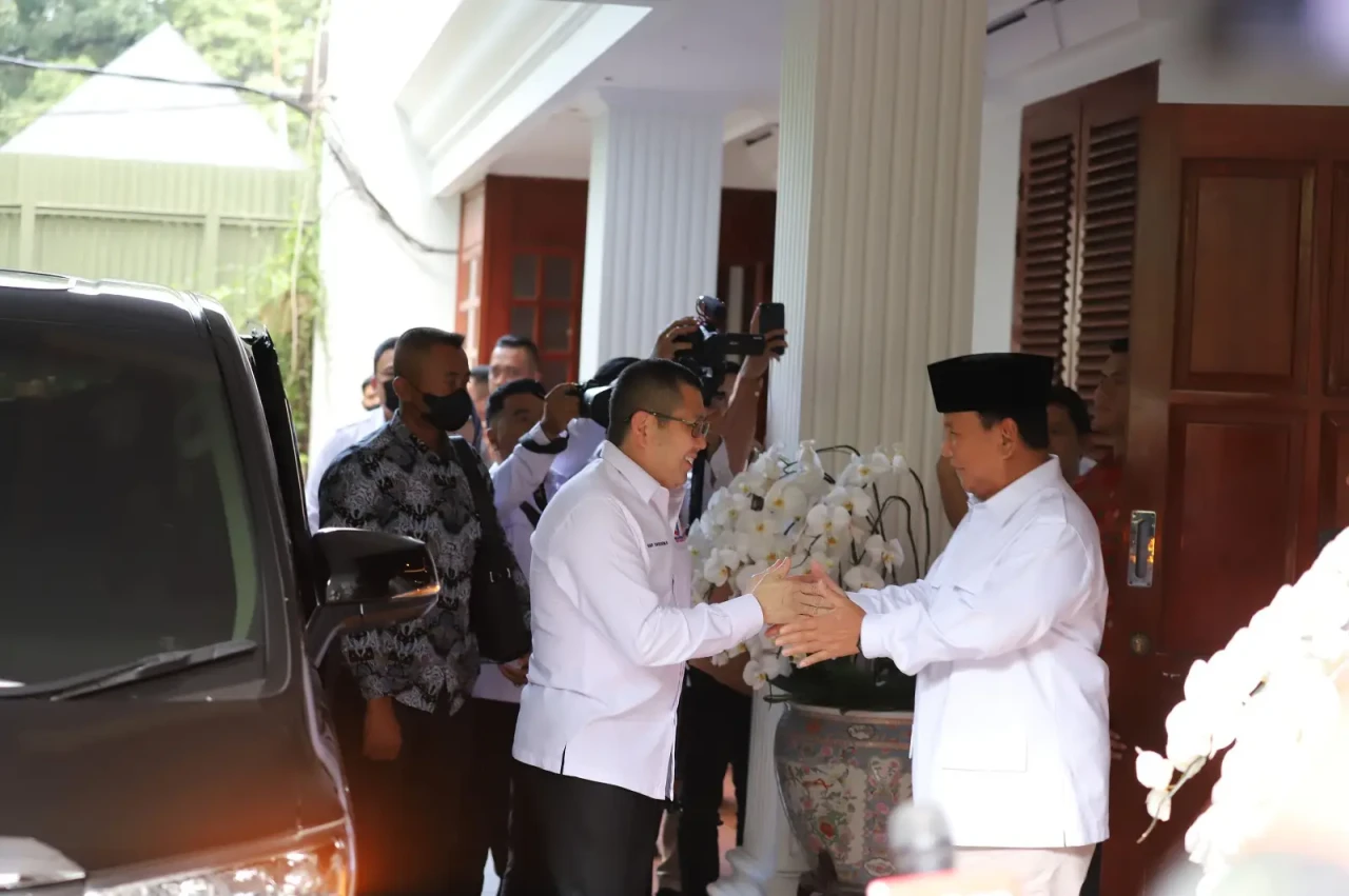 Hary Tanoesoedibjo dan...