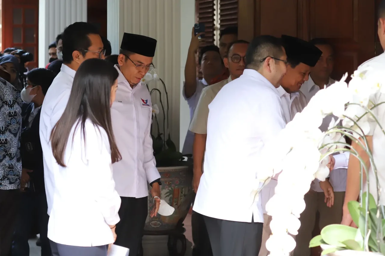 Hary Tanoesoedibjo dan...