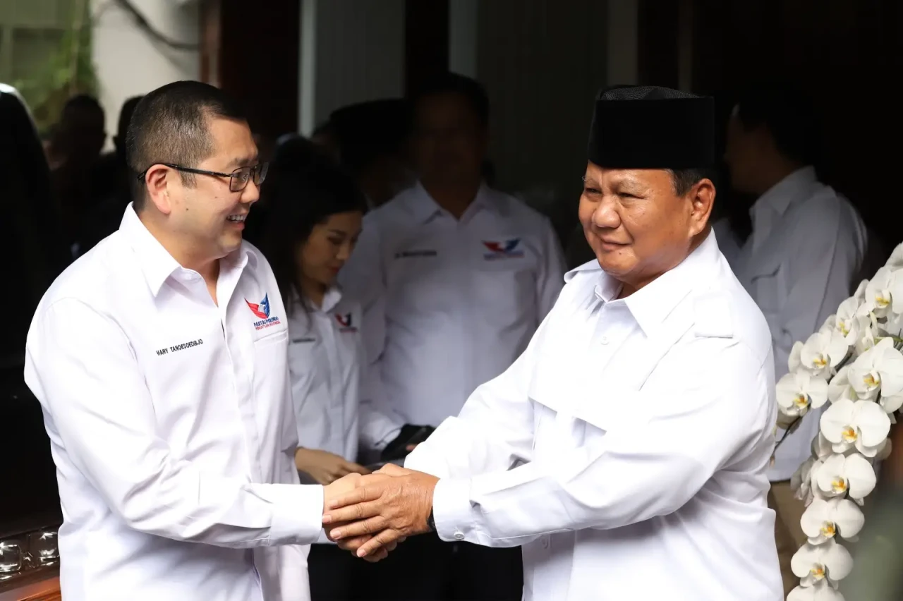 Hary Tanoesoedibjo dan...
