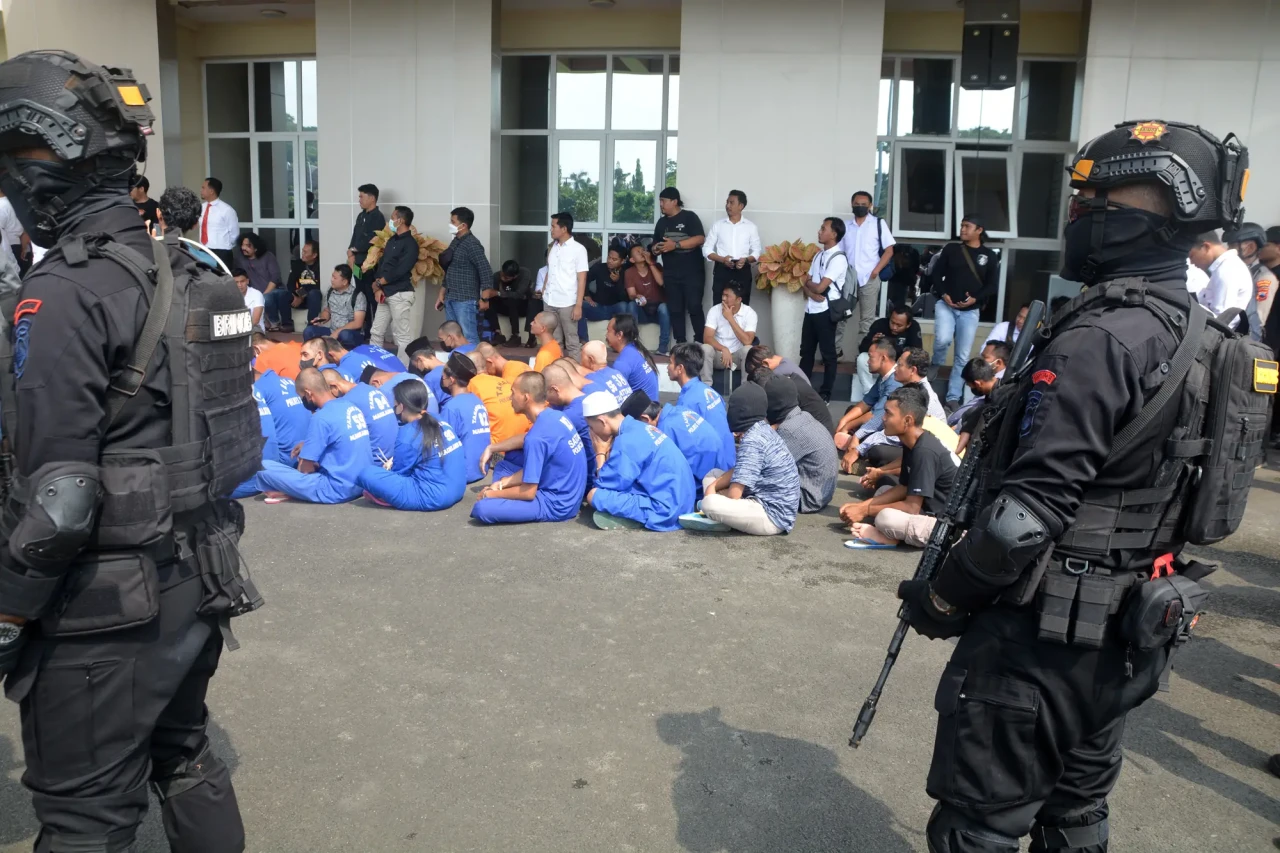 Polda Jateng Tangkap...