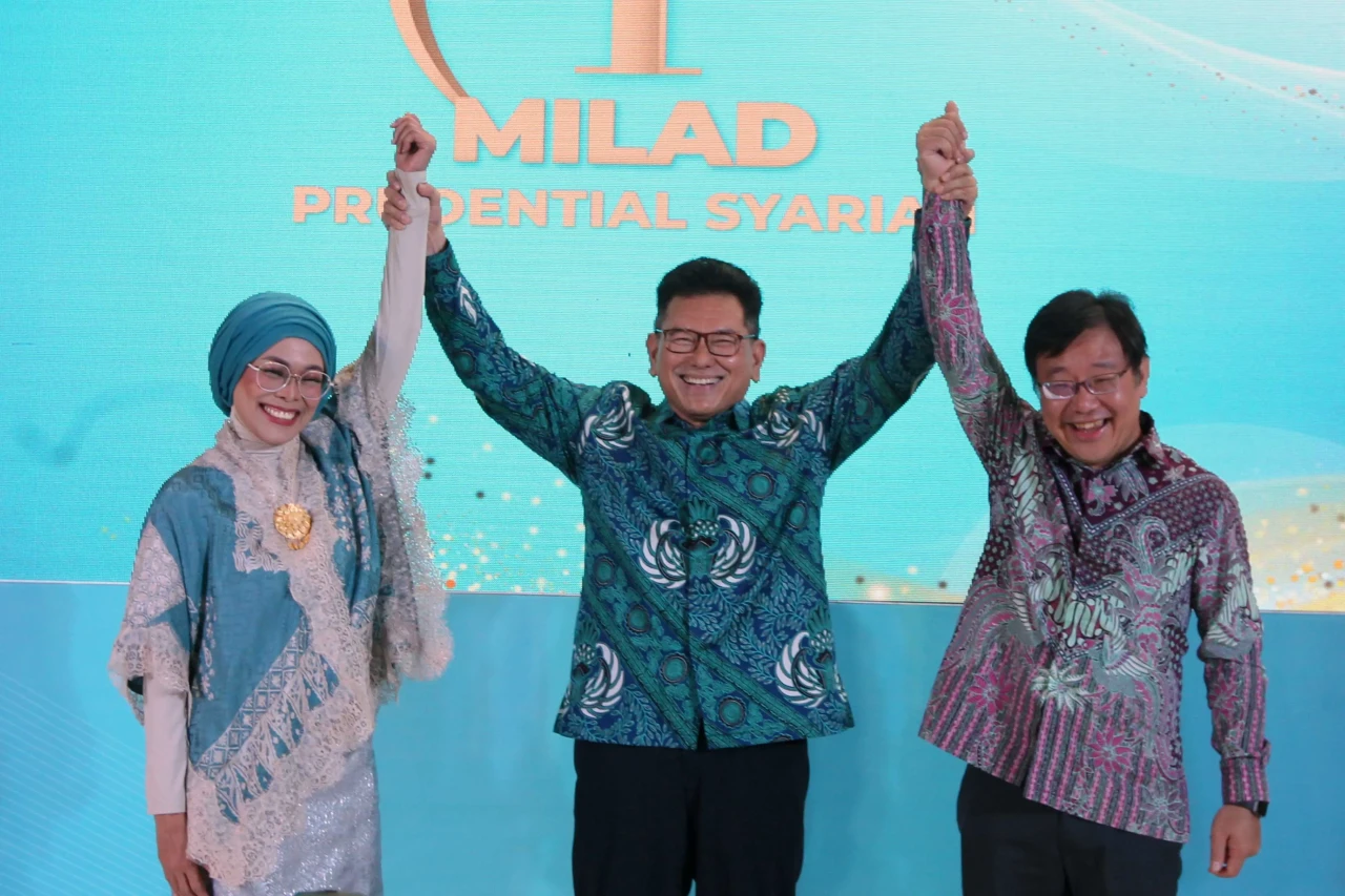 Rayakan Milad Pertama,...