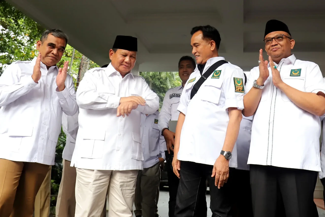 Bahas Koalisi Besar,...