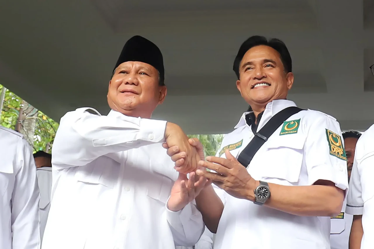Bahas Koalisi Besar,...
