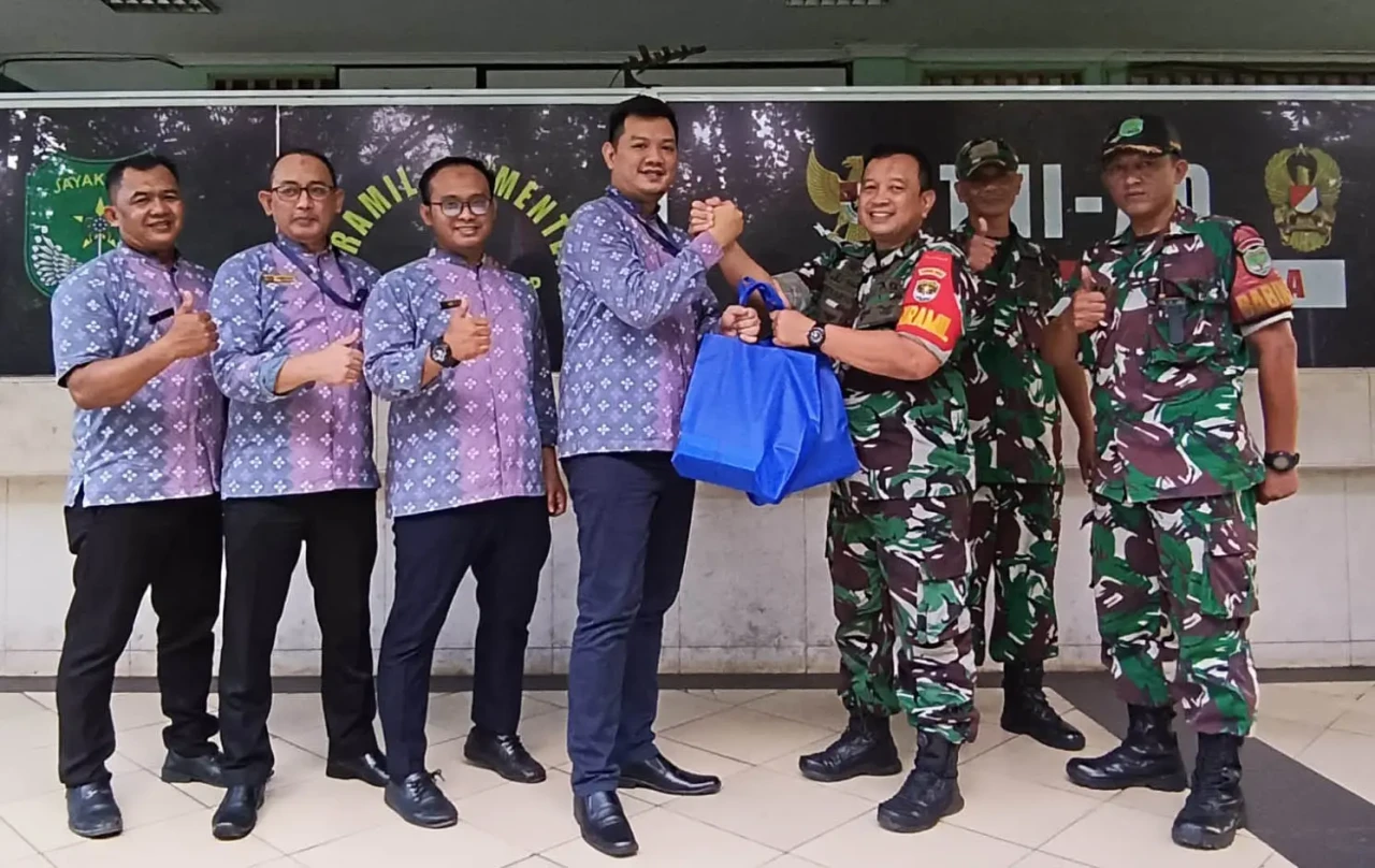 Koramil 01 Menteng bersama...