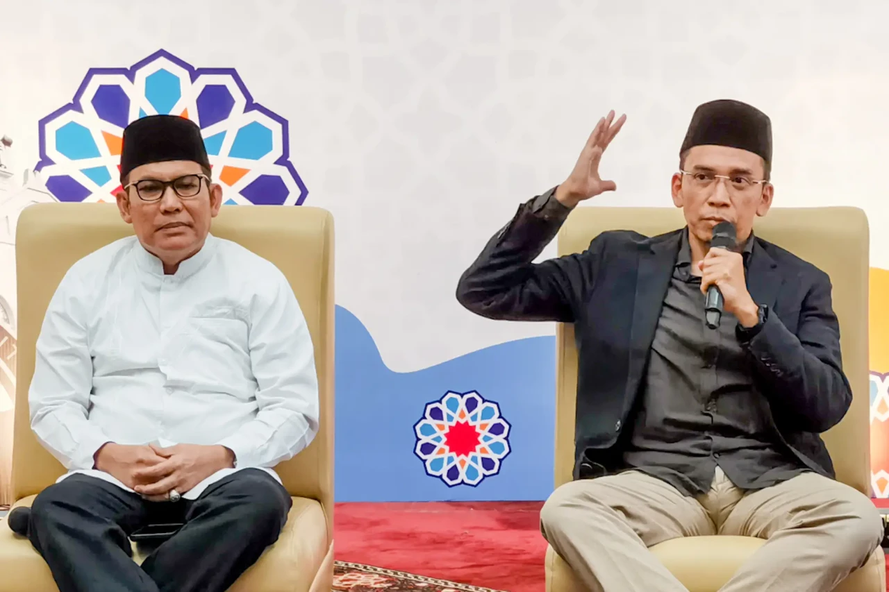 Dari Masjid Membina...