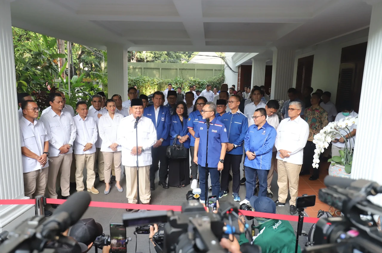 Prabowo Subianto Terima...