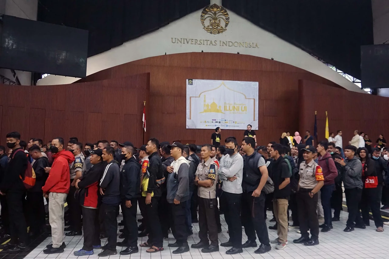 ILUNI UI Bagikan 2.700...