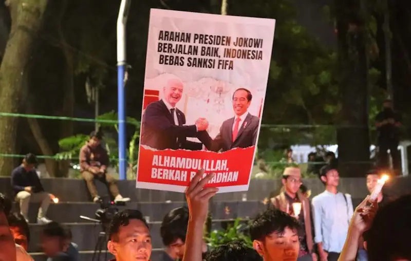 Nyalakan 1.000 Lilin,...