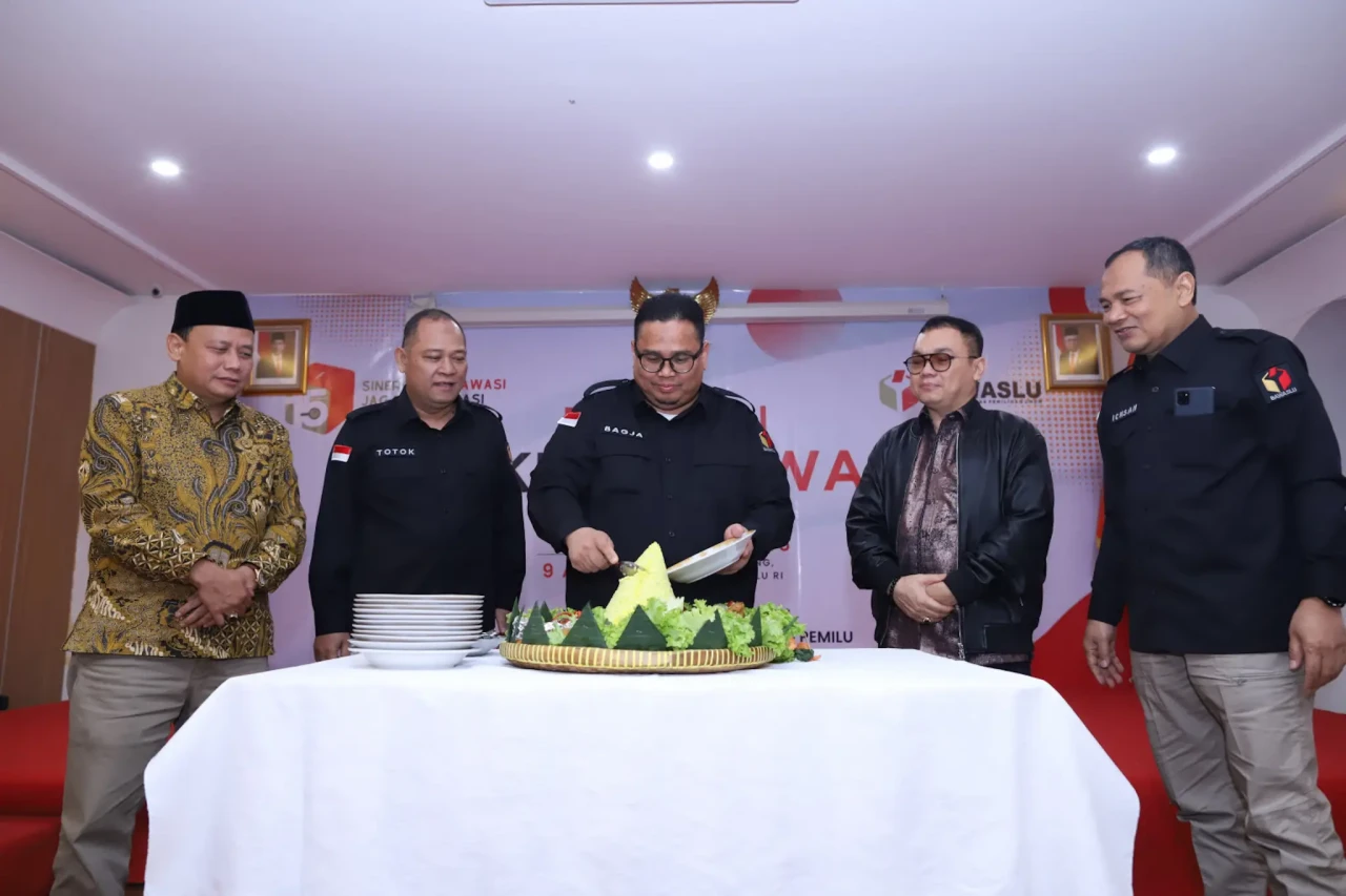 Bawaslu Syukuran HUT...