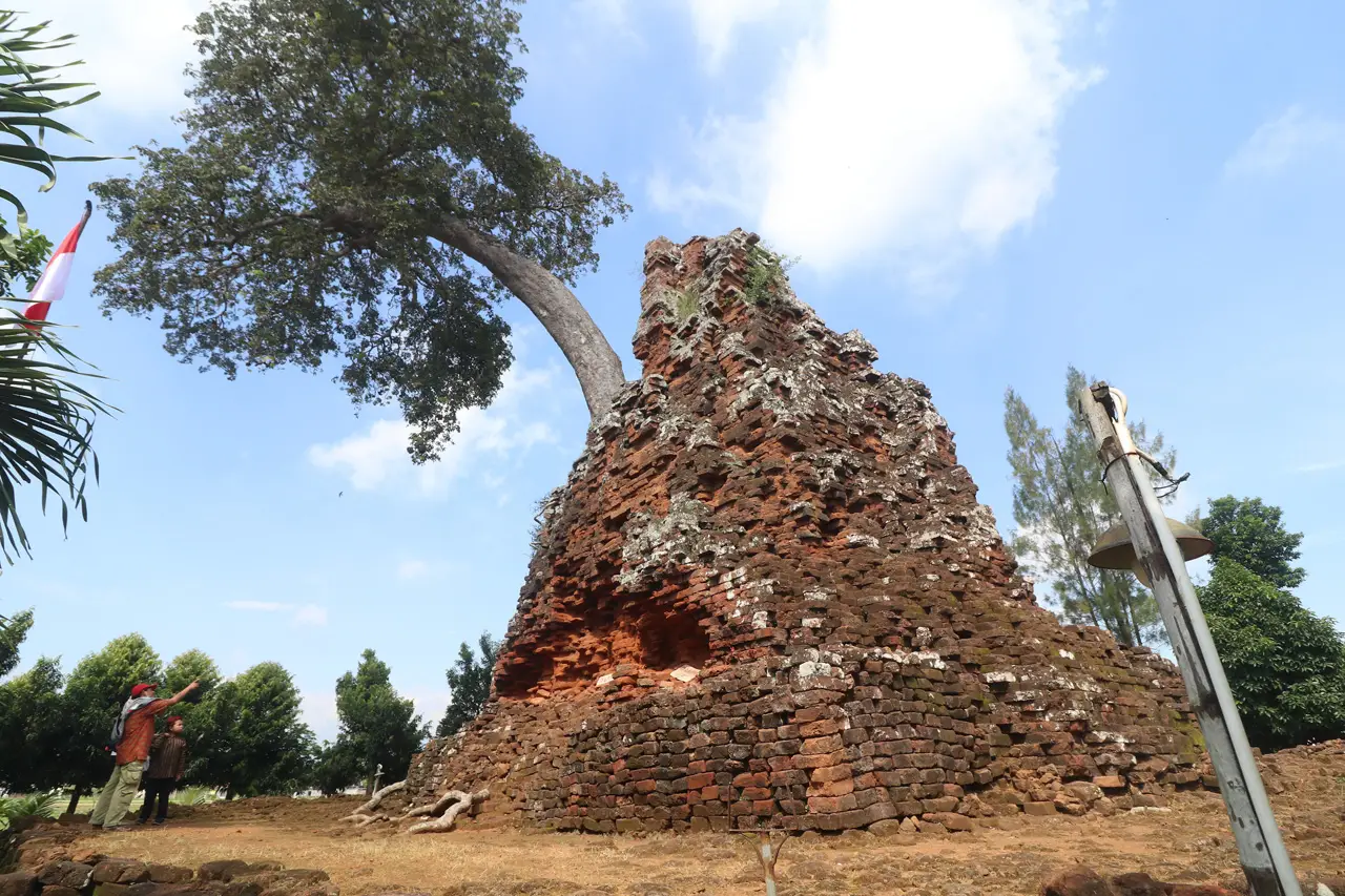 Tak Terawat, Candi Lor...