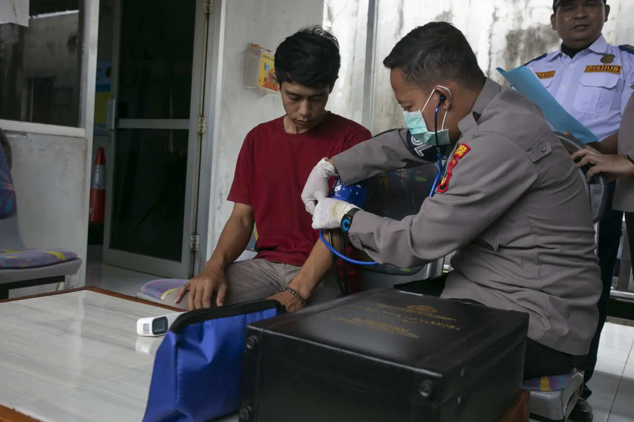 Pemeriksaan Kesehatan...