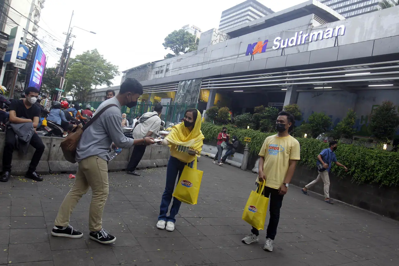 Forvita Bagikan Ribuan...