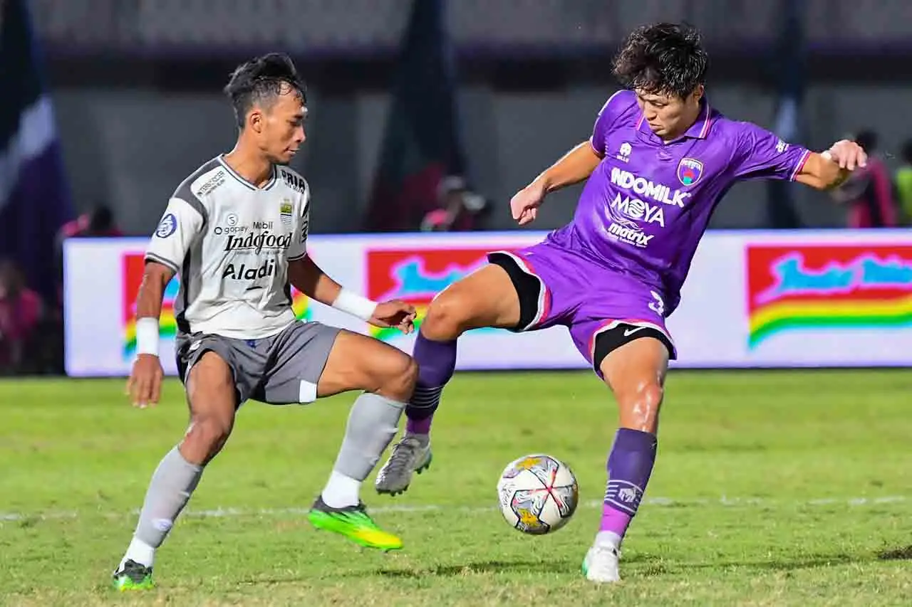Persita Tangerang Bantai...